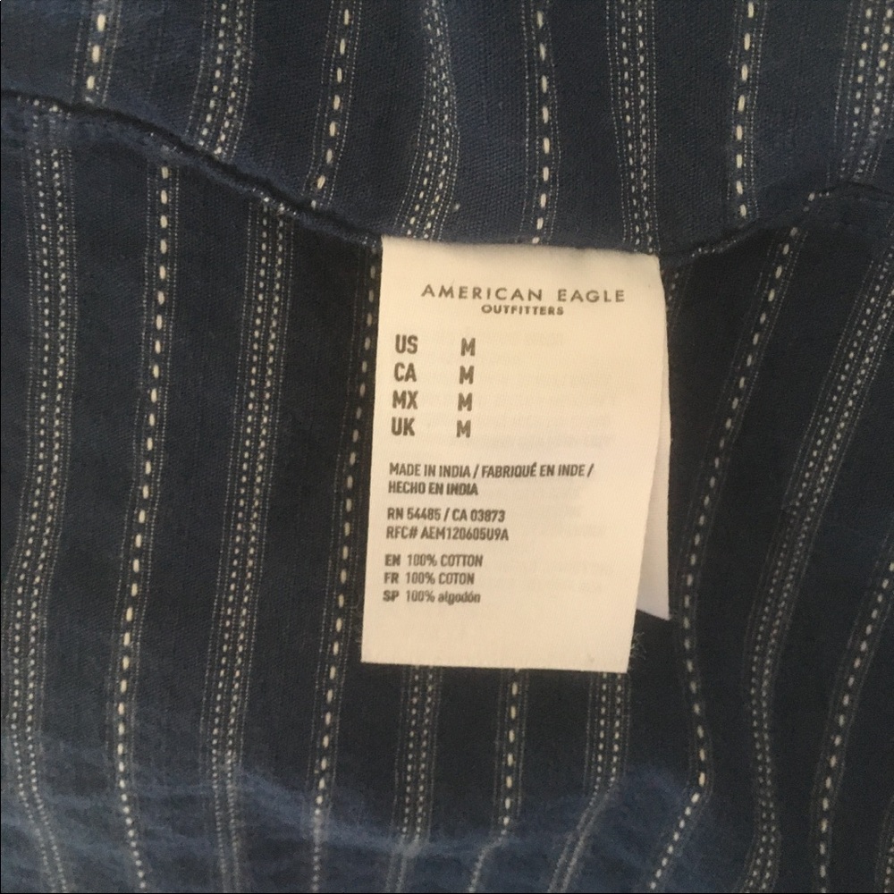 AMERICAN EAGLE NAVY BLUE SHORT SLEEVE BUTTON UP TEE SHIRT / MENS MEDIUM - Picture 5 of 5
